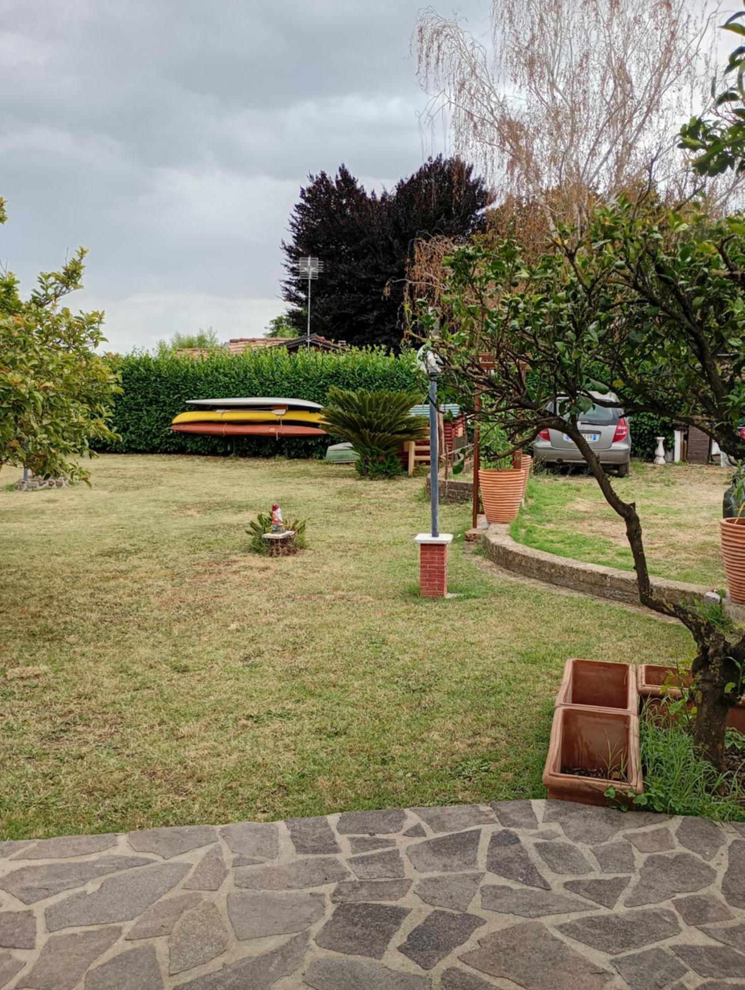 Independent Villa With Private Beach On The Lake Bracciano  Buitenkant foto